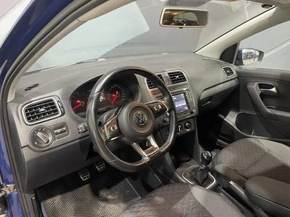 Volkswagen Polo V Рестайлинг с пробегом 2018 года, цена 970 000 рублей, 102000 км, седан, Автокод Объявления