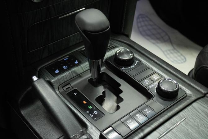 Toyota Land Cruiser 200 Series Рестайлинг 2 с пробегом 2015 года, цена 5 099 000 рублей, 324309 км, внедорожник, Автокод Объявления