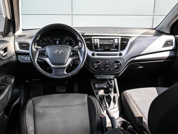 Hyundai Solaris II с пробегом 2018 года, цена 1 524 000 рублей, 52275 км, седан, Автокод Объявления