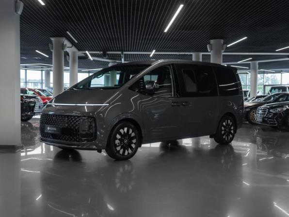 Hyundai Staria I с пробегом 2024 года, цена 7 700 000 рублей, 7483 км, минивэн, Автокод Объявления