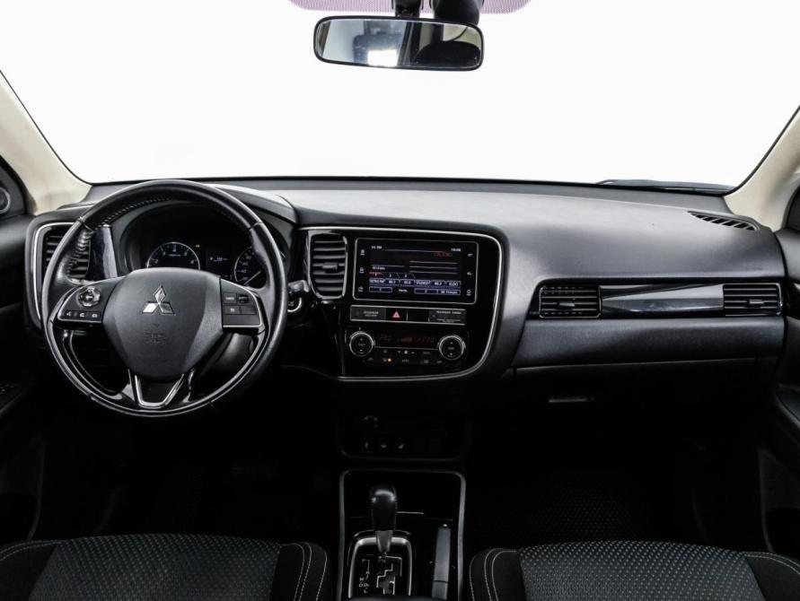 Mitsubishi Outlander III Рестайлинг 3 Санкт-Петербург  - изображение 10
