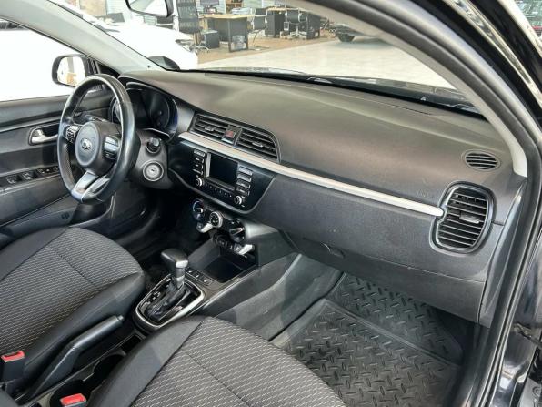 Kia Rio III Рестайлинг с пробегом 2017 года, цена 1 195 000 рублей, 158960 км, седан, Автокод Объявления