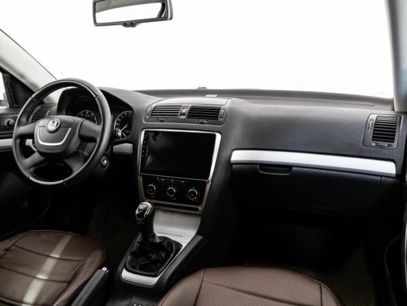 Skoda Octavia II (A5) Рестайлинг с пробегом 2010 года, цена 649 000 рублей, 263902 км, лифтбек, Автокод Объявления
