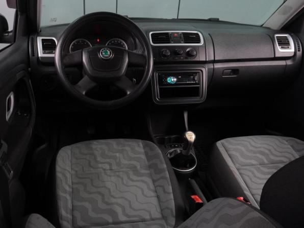 Skoda Fabia II с пробегом 2009 года, цена 579 000 рублей, 275204 км, хэтчбек, Автокод Объявления