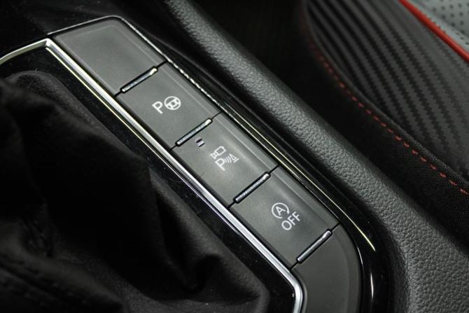 Volkswagen Tiguan II Рестайлинг с пробегом 2023 года, цена 4 379 000 рублей, 49656 км, внедорожник, Автокод Объявления