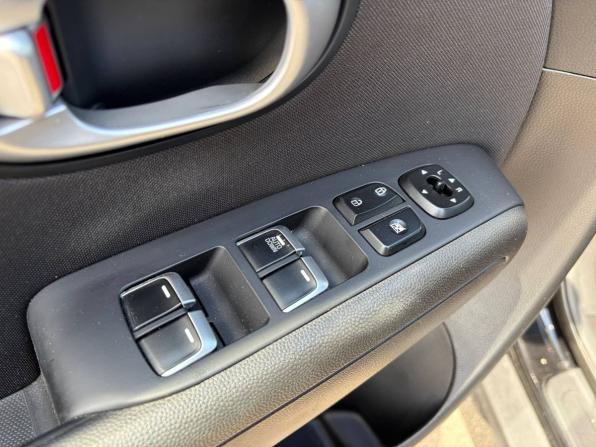 Kia Soul II Рестайлинг с пробегом 2018 года, цена 1 525 000 рублей, 135000 км, хэтчбек, Автокод Объявления