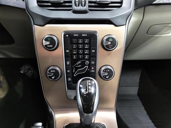 Volvo V40 Cross Country I с пробегом 2014 года, цена 1 349 000 рублей, 72554 км, хэтчбек, Автокод Объявления