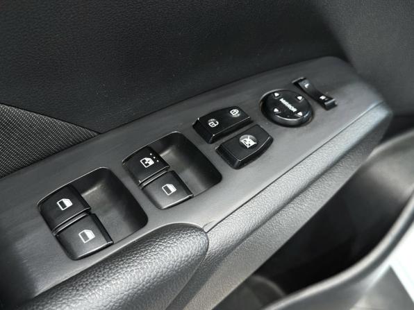 Hyundai Solaris II с пробегом 2017 года, цена 1 345 000 рублей, 163250 км, седан, Автокод Объявления
