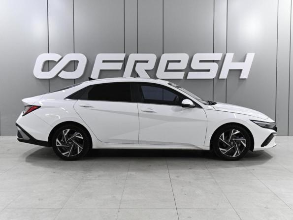 Hyundai Elantra VII (CN7) Рестайлинг с пробегом 2023 года, цена 2 219 000 рублей, 61735 км, седан, Автокод Объявления