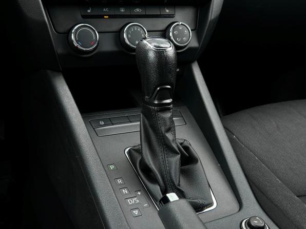 Skoda Octavia III (A7) Рестайлинг с пробегом 2017 года, цена 1 078 700 рублей, 170248 км, лифтбек, Автокод Объявления