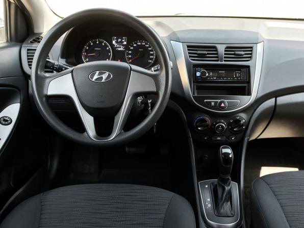 Hyundai Solaris I Рестайлинг с пробегом 2015 года, цена 948 100 рублей, 173877 км, седан, Автокод Объявления