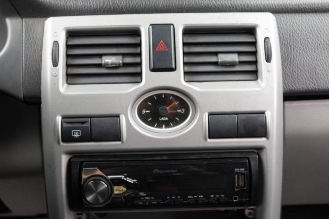 Lada (ВАЗ) Priora I с пробегом 2008 года, цена 249 000 рублей, 242000 км, хэтчбек, Автокод Объявления