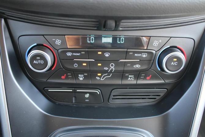 Ford Kuga II Рестайлинг с пробегом 2018 года, цена 1 860 000 рублей, 65000 км, внедорожник, Автокод Объявления