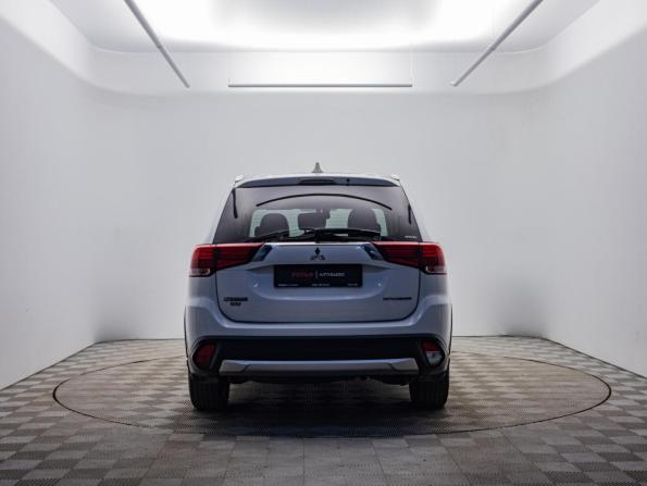 Mitsubishi Outlander III Рестайлинг 2 с пробегом 2018 года, цена 1 700 000 рублей, 256134 км, внедорожник, Автокод Объявления
