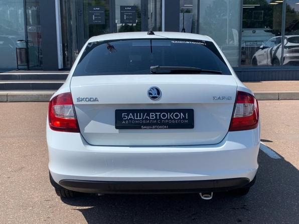Skoda Rapid I Рестайлинг с пробегом 2018 года, цена 1 190 000 рублей, 124000 км, лифтбек, Автокод Объявления