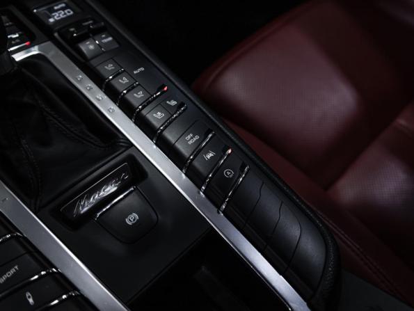 Porsche Macan I с пробегом 2016 года, цена 3 300 000 рублей, 129046 км, внедорожник, Автокод Объявления