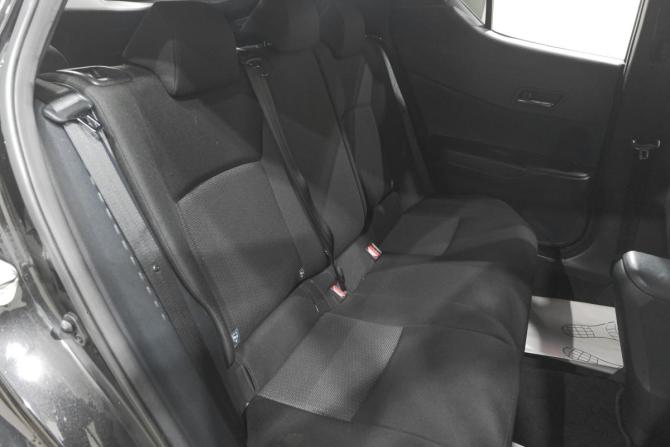 Toyota C-HR I с пробегом 2018 года, цена 2 099 000 рублей, 33000 км, внедорожник, Автокод Объявления