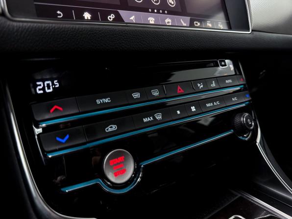 Jaguar XF II с пробегом 2020 года, цена 2 700 000 рублей, 109473 км, седан, Автокод Объявления