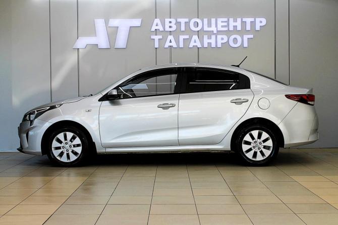 Kia Rio IV Рестайлинг с пробегом 2020 года, цена 1 699 000 рублей, 112000 км, седан, Автокод Объявления