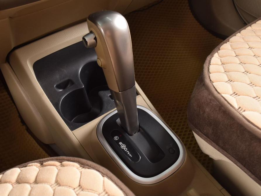Nissan Tiida I Рестайлинг Кемерово  - изображение 17
