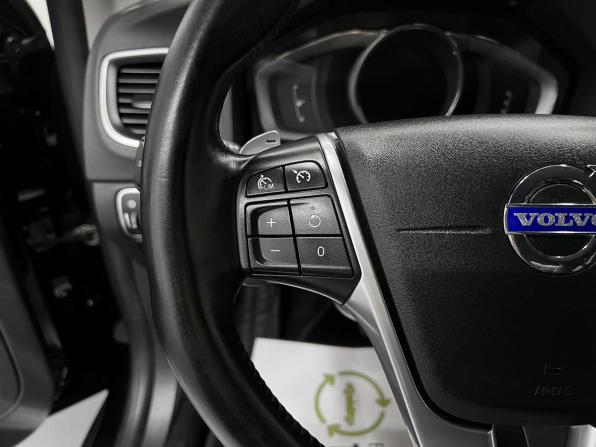 Volvo S60 II Рестайлинг с пробегом 2014 года, цена 1 345 000 рублей, 267206 км, седан, Автокод Объявления
