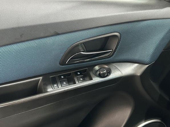 Chevrolet Cruze I Рестайлинг с пробегом 2013 года, цена 735 000 рублей, 214535 км, хэтчбек, Автокод Объявления