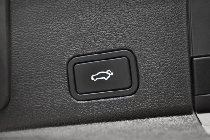 Geely Tugella I Рестайлинг с пробегом 2023 года, цена 2 920 000 рублей, 32623 км, внедорожник, Автокод Объявления