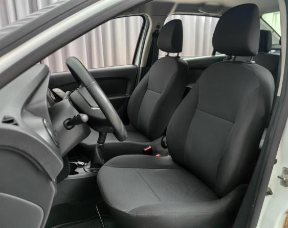 Renault Logan II Рестайлинг с пробегом 2018 года, цена 885 000 рублей, 57533 км, седан, Автокод Объявления