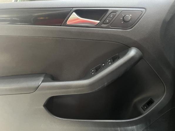 Volkswagen Jetta VI с пробегом 2014 года, цена 958 000 рублей, 185633 км, седан, Автокод Объявления