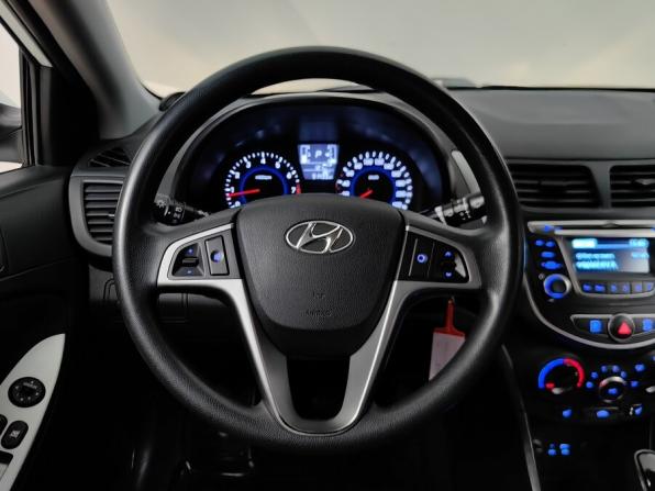 Hyundai Solaris I Рестайлинг с пробегом 2015 года, цена 1 029 000 рублей, 91432 км, седан, Автокод Объявления