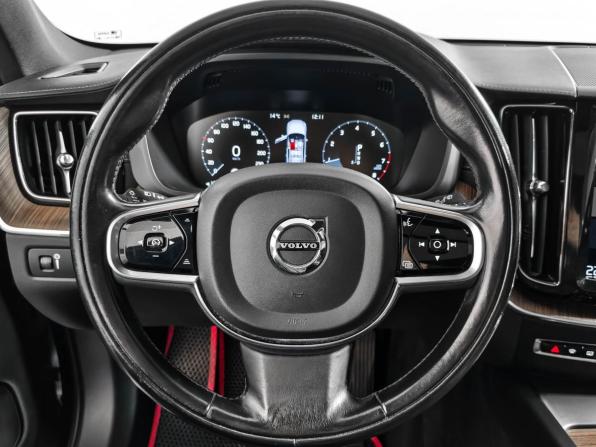Volvo XC60 II с пробегом 2021 года, цена 3 290 000 рублей, 136188 км, внедорожник, Автокод Объявления