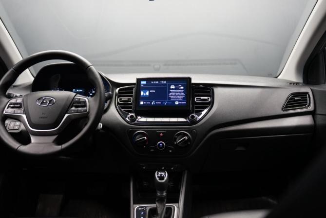 Hyundai Solaris II Рестайлинг с пробегом 2021 года, цена 1 740 000 рублей, 101884 км, седан, Автокод Объявления