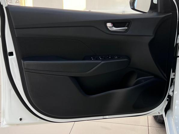 Hyundai Solaris II с пробегом 2018 года, цена 1 260 000 рублей, 145000 км, седан, Автокод Объявления