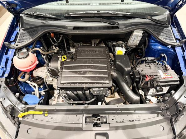 Volkswagen Polo V Рестайлинг с пробегом 2017 года, цена 1 040 573 рубля, 142210 км, седан, Автокод Объявления