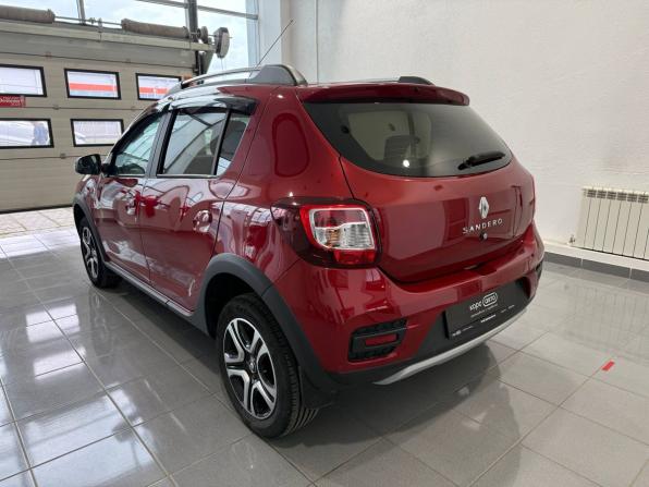 Renault Sandero II Рестайлинг с пробегом 2022 года, цена 1 372 600 рублей, 28573 км, хэтчбек, Автокод Объявления