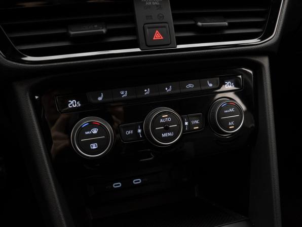 Volkswagen Taos I с пробегом 2022 года, цена 2 960 000 рублей, 65500 км, внедорожник, Автокод Объявления