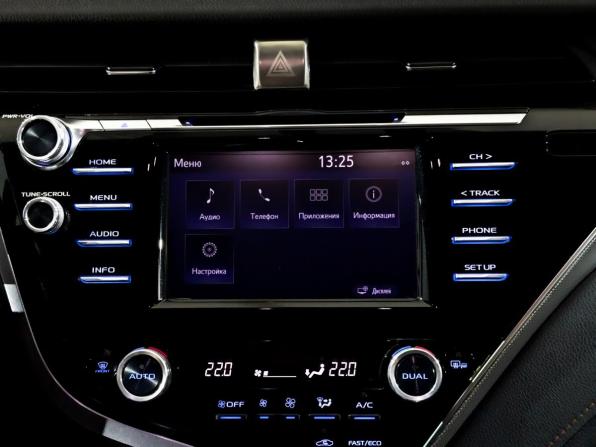 Toyota Camry VIII (XV70) с пробегом 2021 года, цена 2 650 000 рублей, 73230 км, седан, Автокод Объявления
