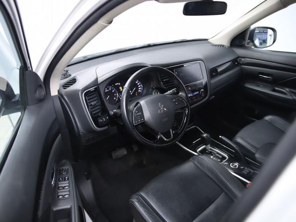 Mitsubishi Outlander III Рестайлинг 2 с пробегом 2017 года, цена 1 990 000 рублей, 89377 км, внедорожник, Автокод Объявления