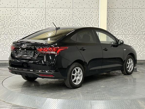 Hyundai Solaris II Рестайлинг с пробегом 2022 года, цена 1 690 000 рублей, 11292 км, седан, Автокод Объявления