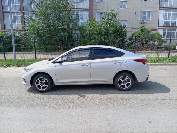 Hyundai Solaris II с пробегом 2019 года, цена 999 000 рублей, 151677 км, седан, Автокод Объявления