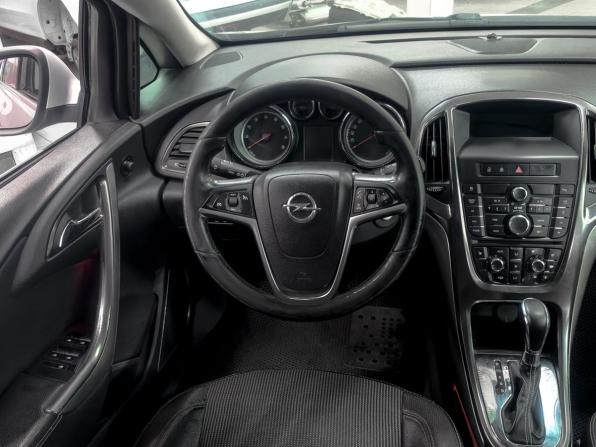 Opel Astra J с пробегом 2010 года, цена 589 900 рублей, 208000 км, универсал, Автокод Объявления