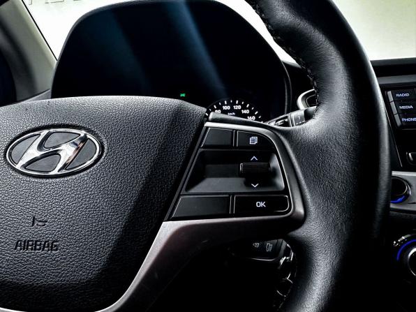 Hyundai Solaris II с пробегом 2018 года, цена 1 349 000 рублей, 176000 км, седан, Автокод Объявления