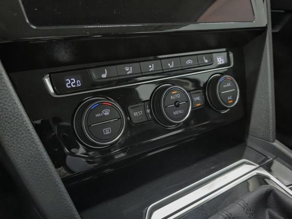 Volkswagen Passat B8 с пробегом 2017 года, цена 1 999 000 рублей, 280123 км, седан, Автокод Объявления