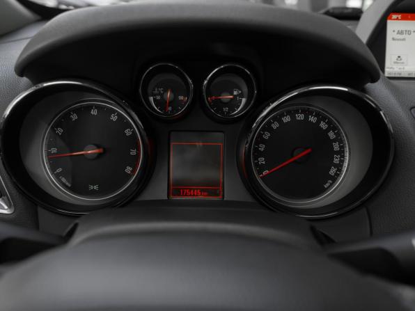 Opel Mokka I с пробегом 2014 года, цена 950 000 рублей, 172651 км, внедорожник, Автокод Объявления