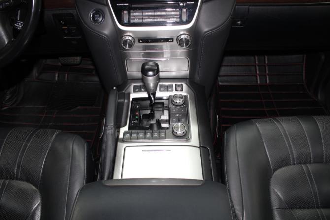 Toyota Land Cruiser 200 Series Рестайлинг 2 с пробегом 2020 года, цена 9 300 000 рублей, 108940 км, внедорожник, Автокод Объявления