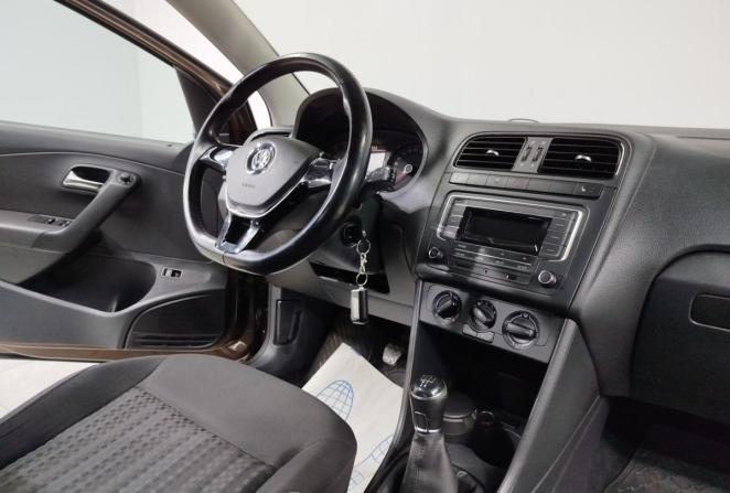 Volkswagen Polo V Рестайлинг с пробегом 2016 года, цена 920 000 рублей, 87418 км, седан, Автокод Объявления