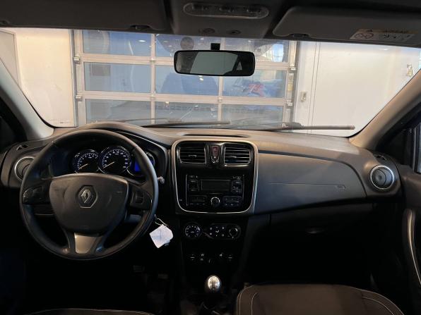 Renault Logan II с пробегом 2015 года, цена 470 000 рублей, 293550 км, седан, Автокод Объявления