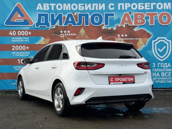 Kia Ceed III Рестайлинг с пробегом 2022 года, цена 2 200 000 рублей, 67800 км, хэтчбек, Автокод Объявления