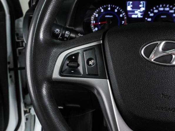 Hyundai Solaris I Рестайлинг с пробегом 2015 года, цена 849 000 рублей, 185218 км, седан, Автокод Объявления