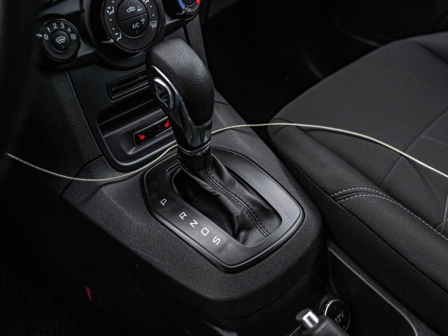 Ford Fiesta Mk6 Рестайлинг Санкт-Петербург  - изображение 8